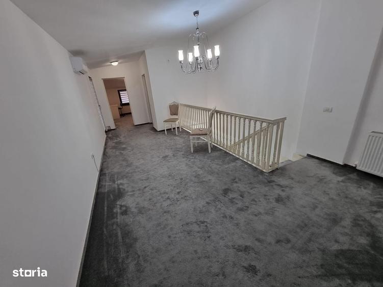 Casă cu 4 camere cu Teren 50 Mp în Obor
