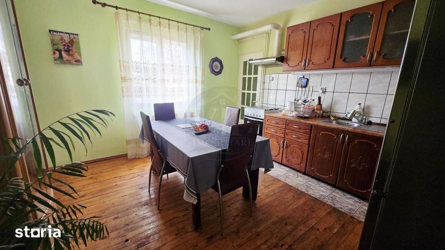 Casă cu 5 camere cu Teren 522 Mp în Lipoveni
