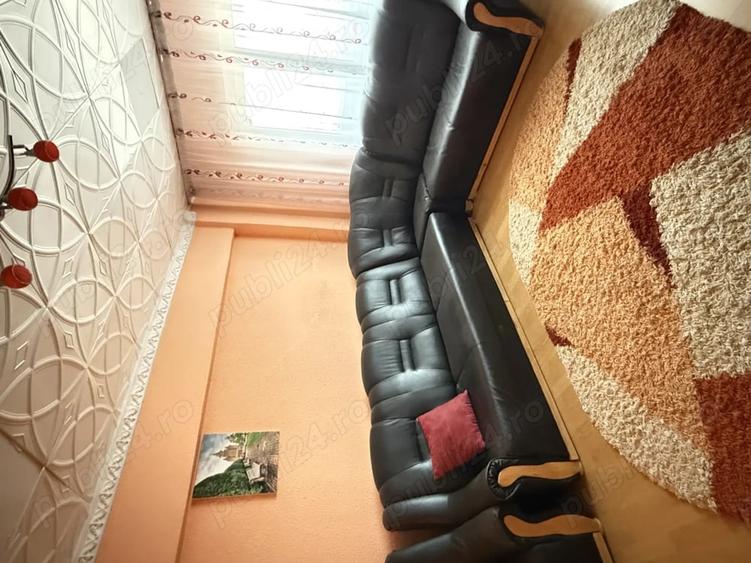 Apartament cu 4 camere semidecomandat în Central