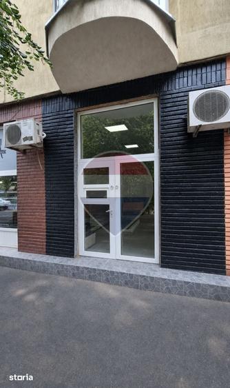 Spațiu comercial, de 15 mp, în Titan