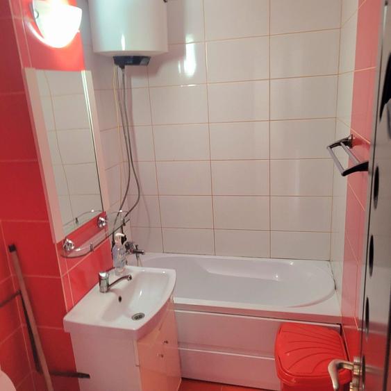 Apartament cu 2 camere decomandat în 23 August