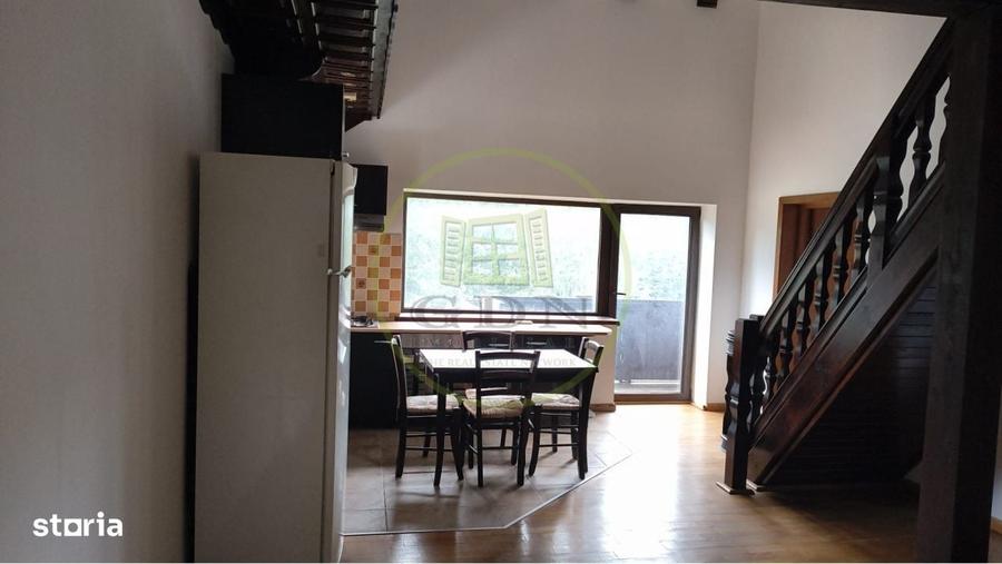 Apartament cu 3 camere în Clăbucet