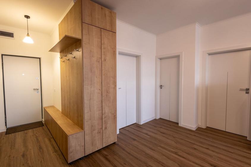Apartament cu 3 camere decomandat, mobilat în Sântandrei