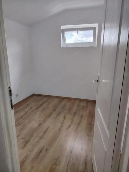 Apartament cu 3 camere semidecomandat în Dâmbovița