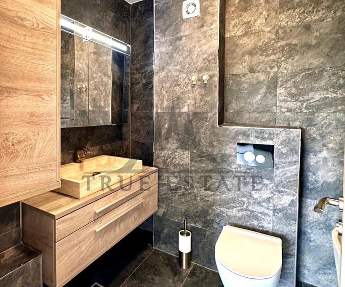 Penthouse cu 3 camere decomandat, mobilat în Matei Voievod