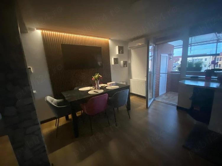 Apartament cu 3 camere decomandat în Florești