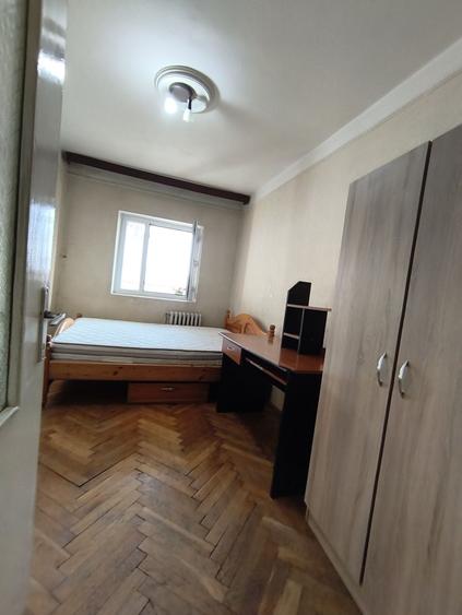 Apartament cu 3 camere decomandat în Păcurari