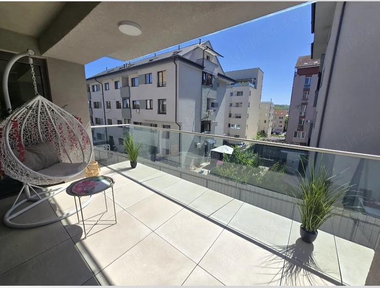 Apartament cu 2 camere semidecomandat în Borhanci