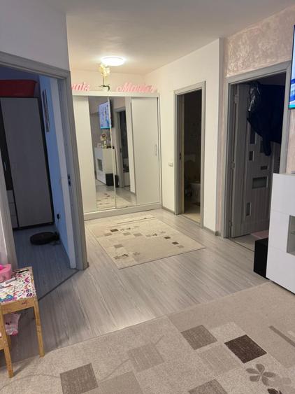 Apartament cu 3 camere decomandat, mobilat în Florești — fotografia 2
