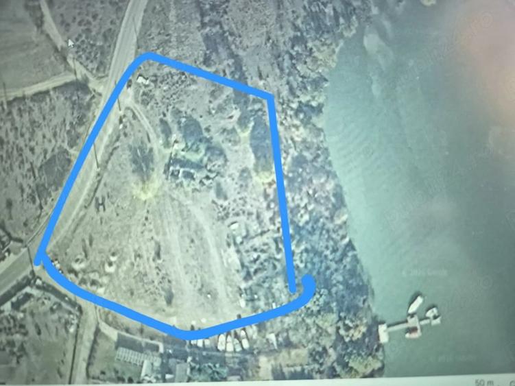 Teren de 9300 mp, în Central