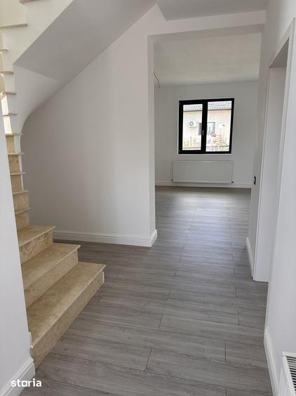 Casă cu 4 camere cu Teren 400 Mp în Mihai Eminescu