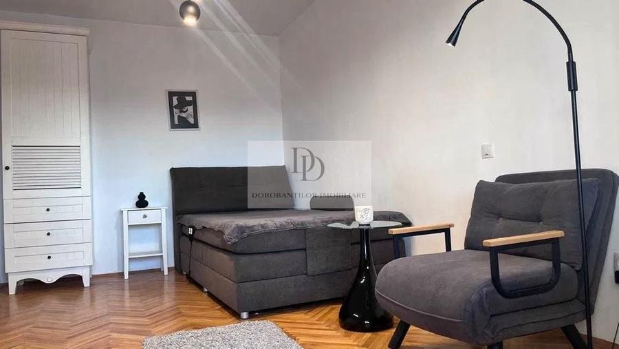 Apartament cu 3 camere decomandat, mobilat în Central