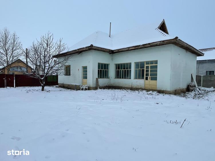Casă cu 2 camere cu Canalizare în Tomnatic