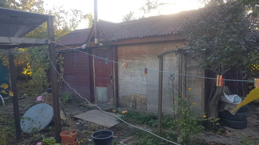 Casă cu 2 camere cu Teren 1000 Mp în Tomești