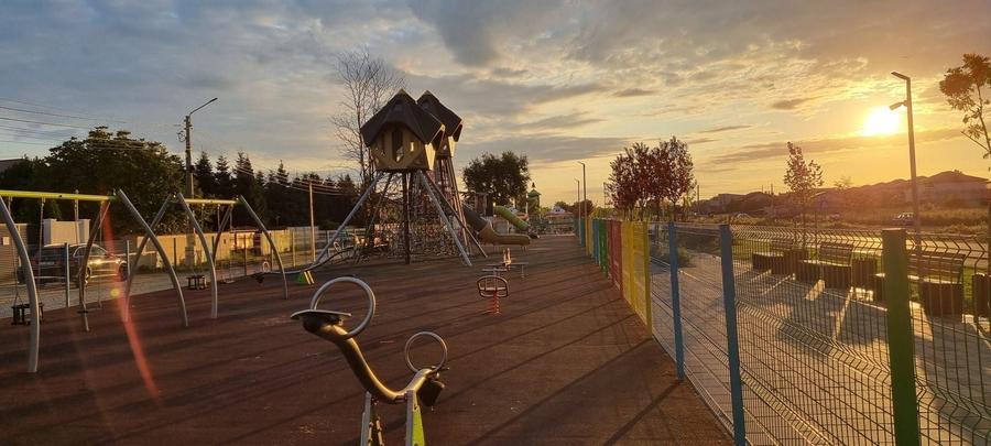 Casă individuală cu 5 camere cu Canalizare în Ultracentral