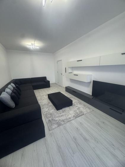 Apartament cu 2 camere decomandat în Titan