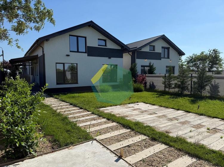 Casă individuală cu 5 camere cu Canalizare în Tunari