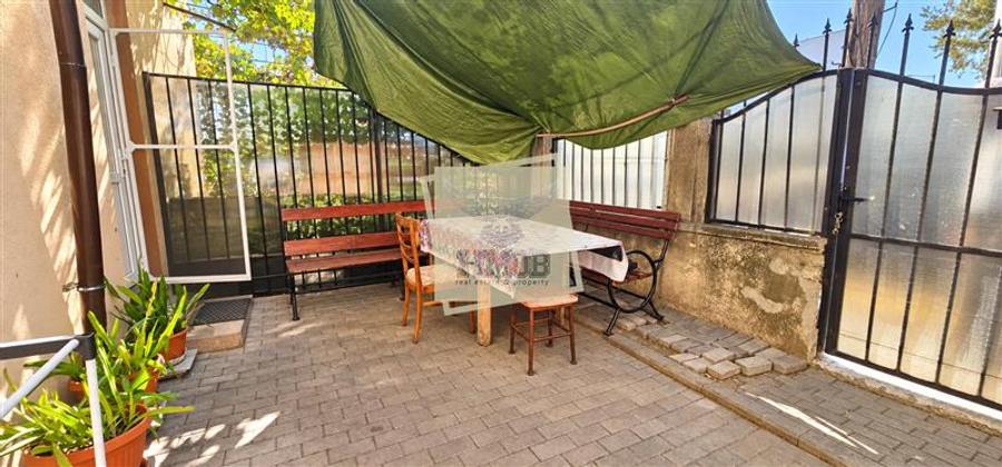 Apartament cu 3 camere semidecomandat, mobilat în Calea Poplăcii