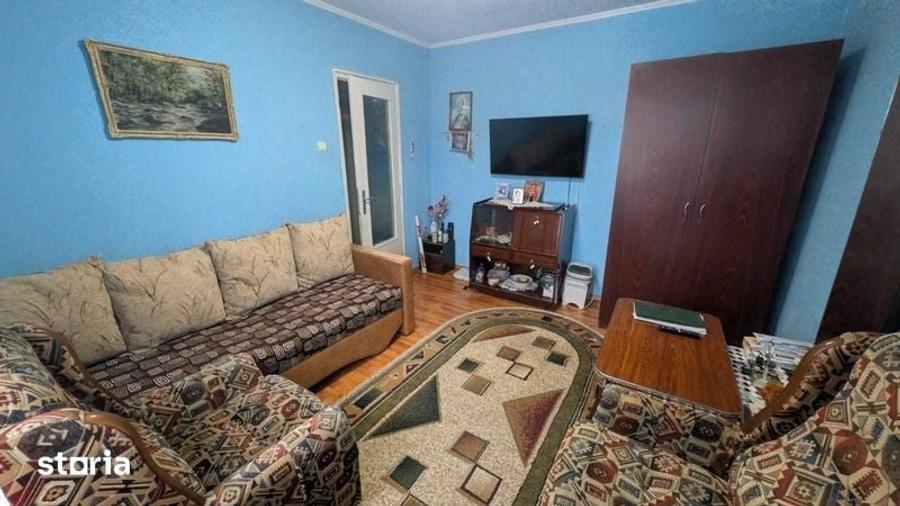 Apartament cu 2 camere decomandat în Petros