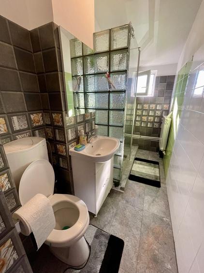 Apartament cu 3 camere semidecomandat în Exterior Vest