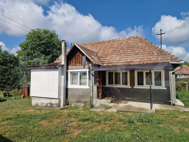 Casă individuală cu 2 camere cu Canalizare în Iclod