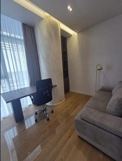 Apartament cu 3 camere semidecomandat în Floreasca