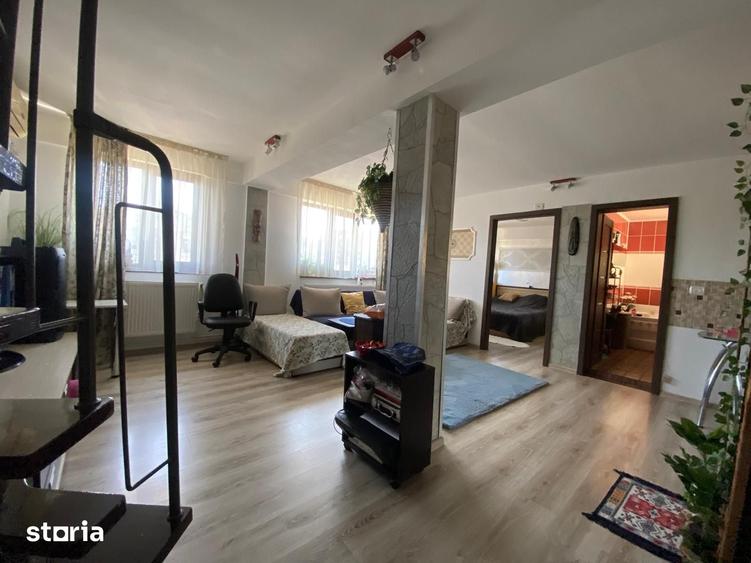 Apartament cu 3 camere în Micro 19