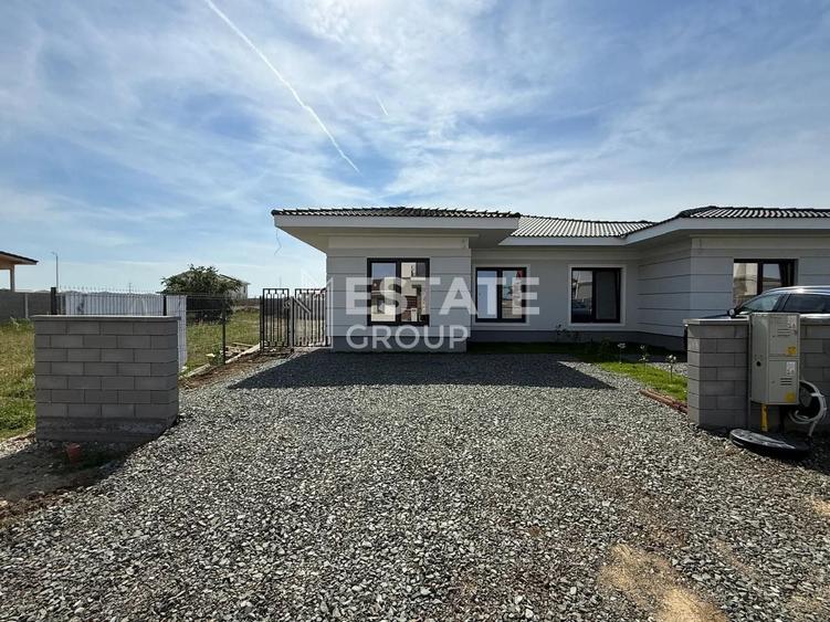 Duplex cu 3 camere cu Canalizare în Urseni