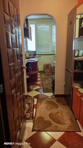 Apartament cu 2 camere semidecomandat în Lacul Tei