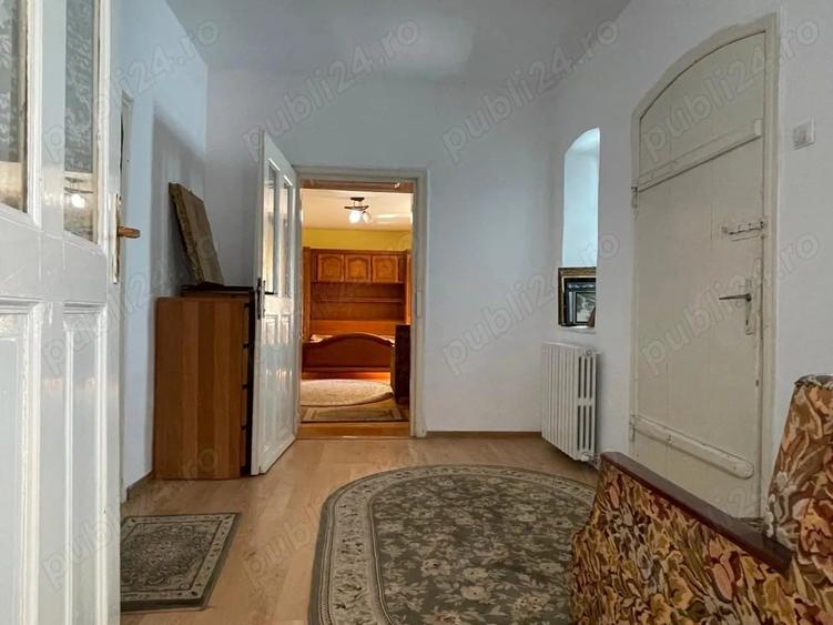 Casă cu 5 camere în Cobadin