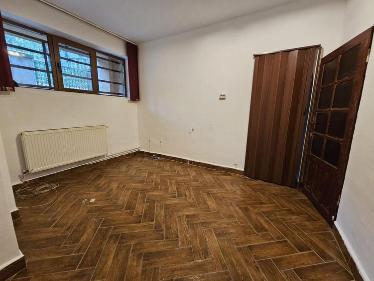 Apartament cu 3 camere decomandat în Tineretului
