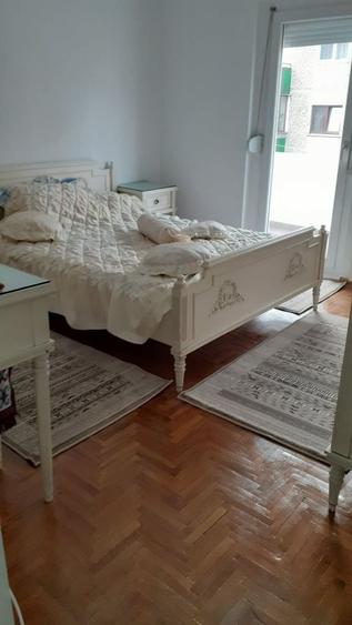 Apartament cu 3 camere decomandat în Decebal