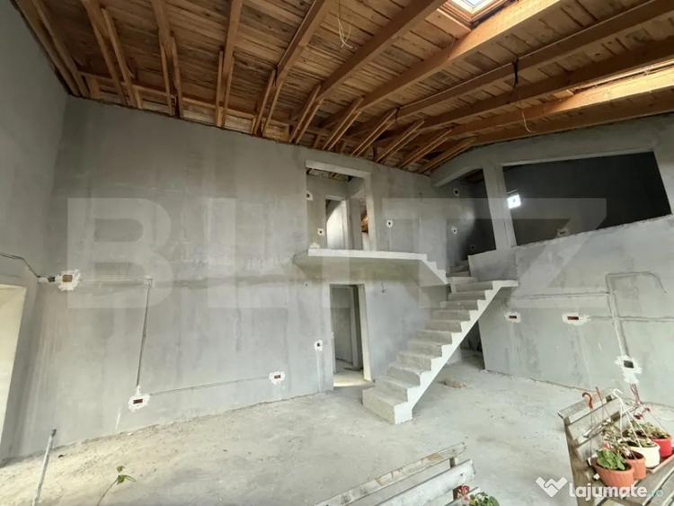 Casă cu 7 camere cu Teren 1676 Mp în Lupeni