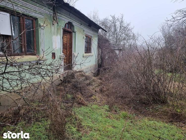 Casă cu 2 camere cu Teren 775 Mp în Dragodana