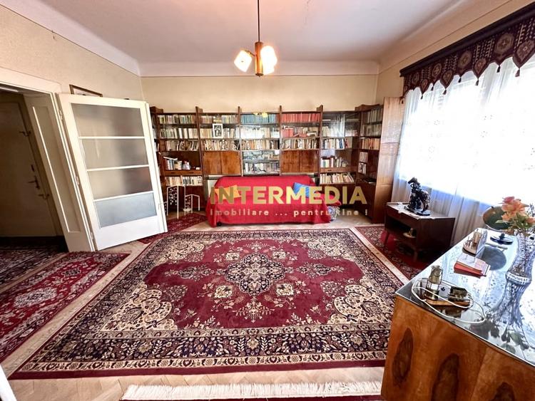 Apartament cu 3 camere decomandat, mobilat în Central