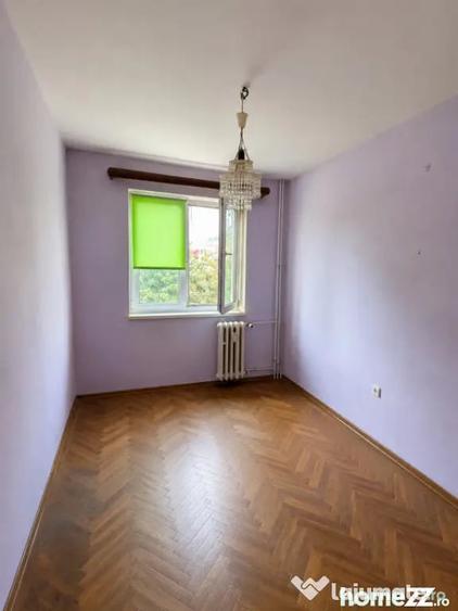 Apartament cu 3 camere semidecomandat în Tomis Nord