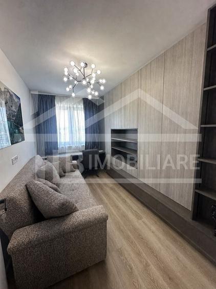 Apartament cu 3 camere semidecomandat în Tudor
