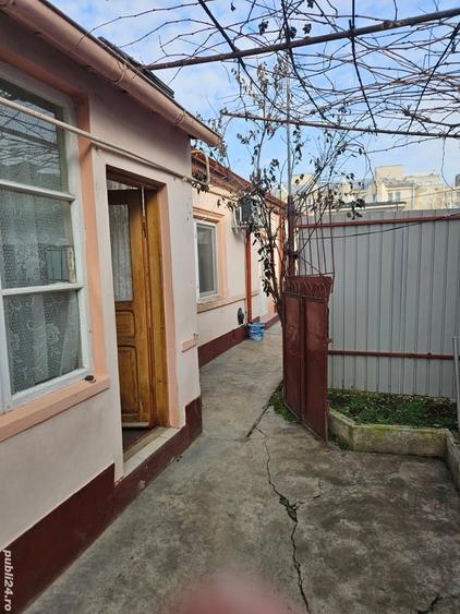 Casă cu 3 camere cu Teren 271 Mp în Central
