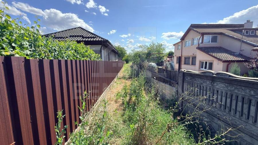 Teren de 899 mp, în Romanești