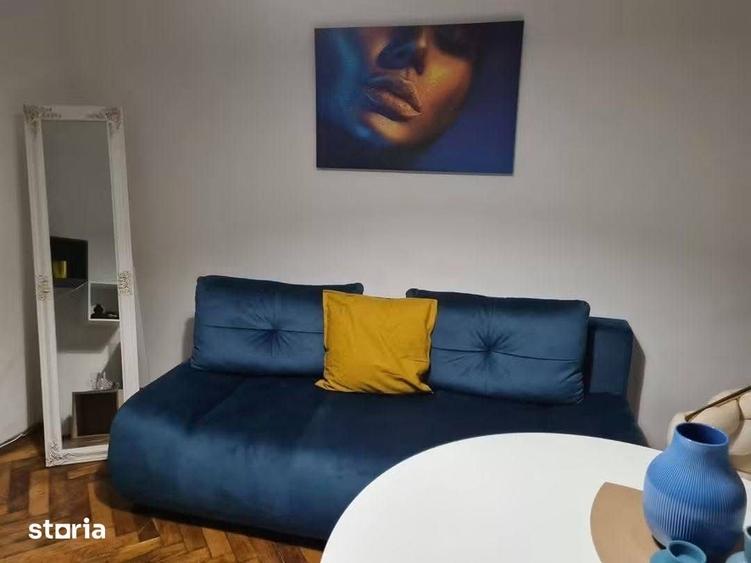 Garsonieră în Est