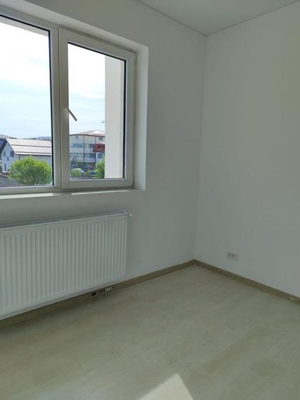 Apartament cu 3 camere decomandat, mobilat în Berceni — fotografia 3