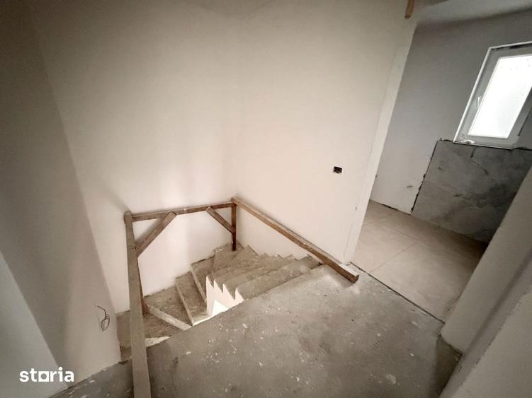 Casă cu 4 camere cu Teren 270 Mp în Glina
