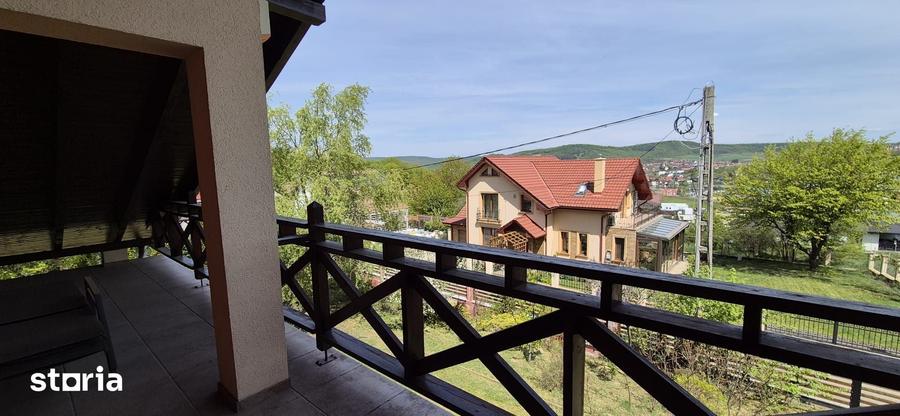 Casă cu 5 camere cu Teren 1344 Mp în Păsăreni