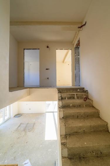 Duplex cu 4 camere decomandat cu Teren 235 Mp în Central