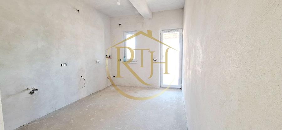 Duplex cu 4 camere cu Canalizare în Giroc