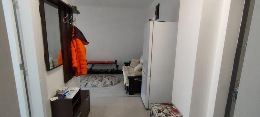 Apartament cu 2 camere decomandat în Roșu