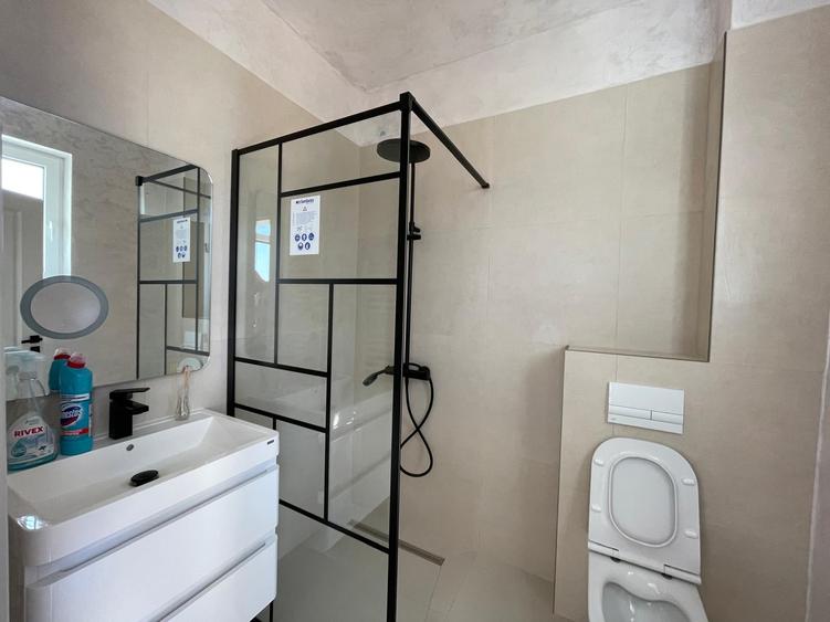 Casă individuală cu 4 camere cu Canalizare în Giroc