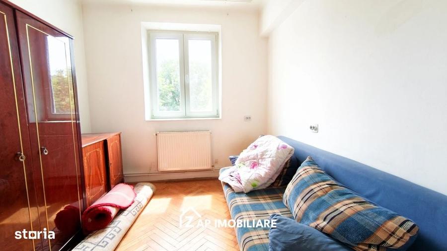 Apartament cu 2 camere decomandat în Central