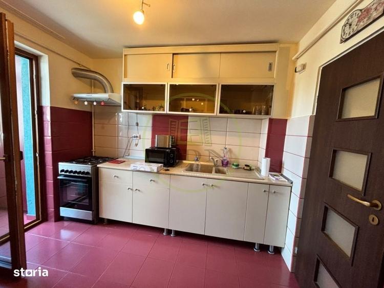Apartament cu 4 camere semidecomandat în Central