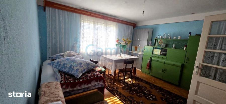 Casă cu 3 camere cu Teren 4319 Mp în Pomezeu